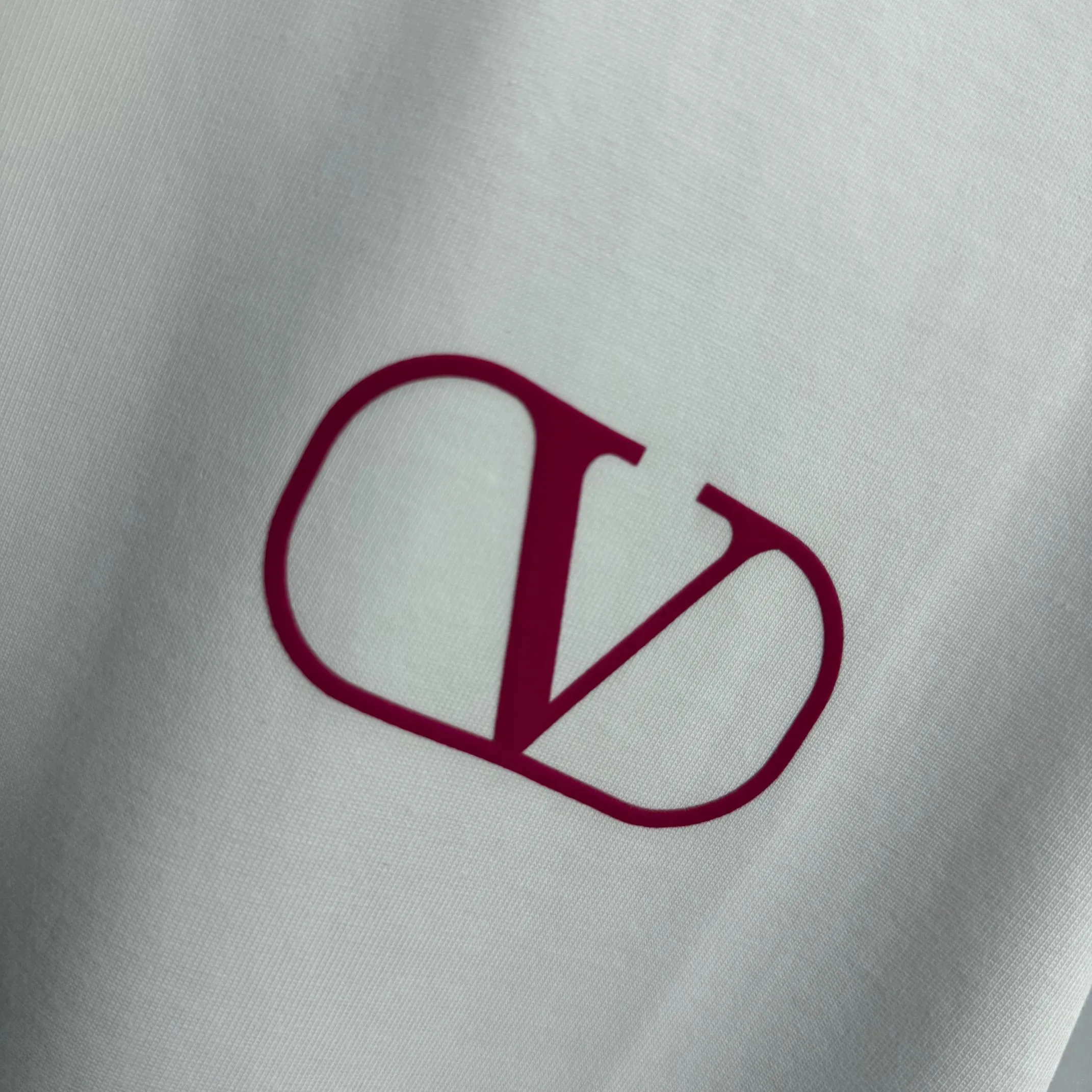 #Valent*Valent*Tino 2026 Spring and Summer New Arrival Classic letter flocking technology Customized double yarn plain cotton fabric Short-sleeved T-shirt Men and women Same Style Color: White Black Size: S (90-130 pounds) M (120-150 pounds) L (140-165 pounds) XL (160-180 pounds) XXL (180-210 pounds)